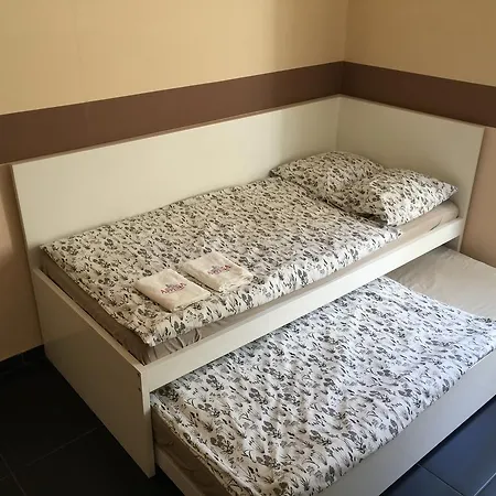 Hostel Appena &
