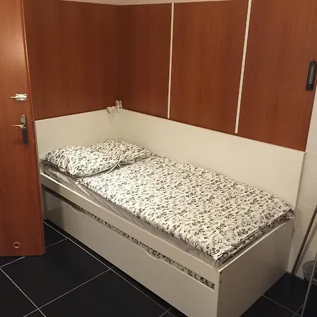 Hostel Appena & *