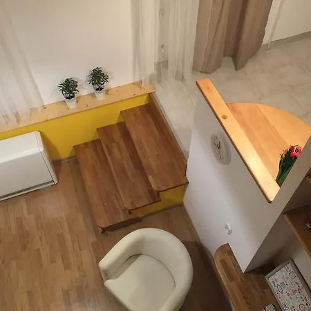 Hostel Appena & *